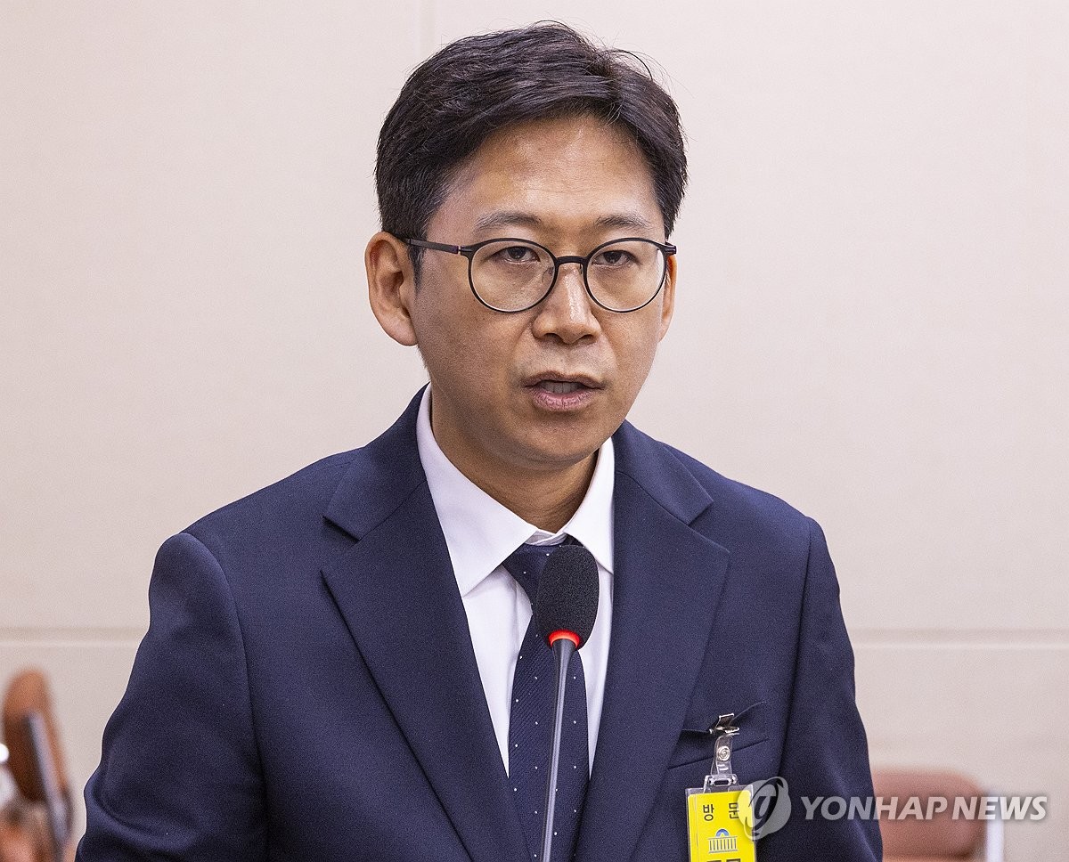 Lee approves science minister's appointment in first during his administration