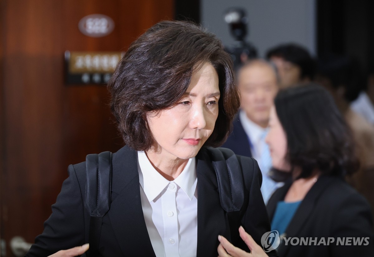 '강선우·이진숙' 고심 깊어지는 여권…"여론 좀 더 보…