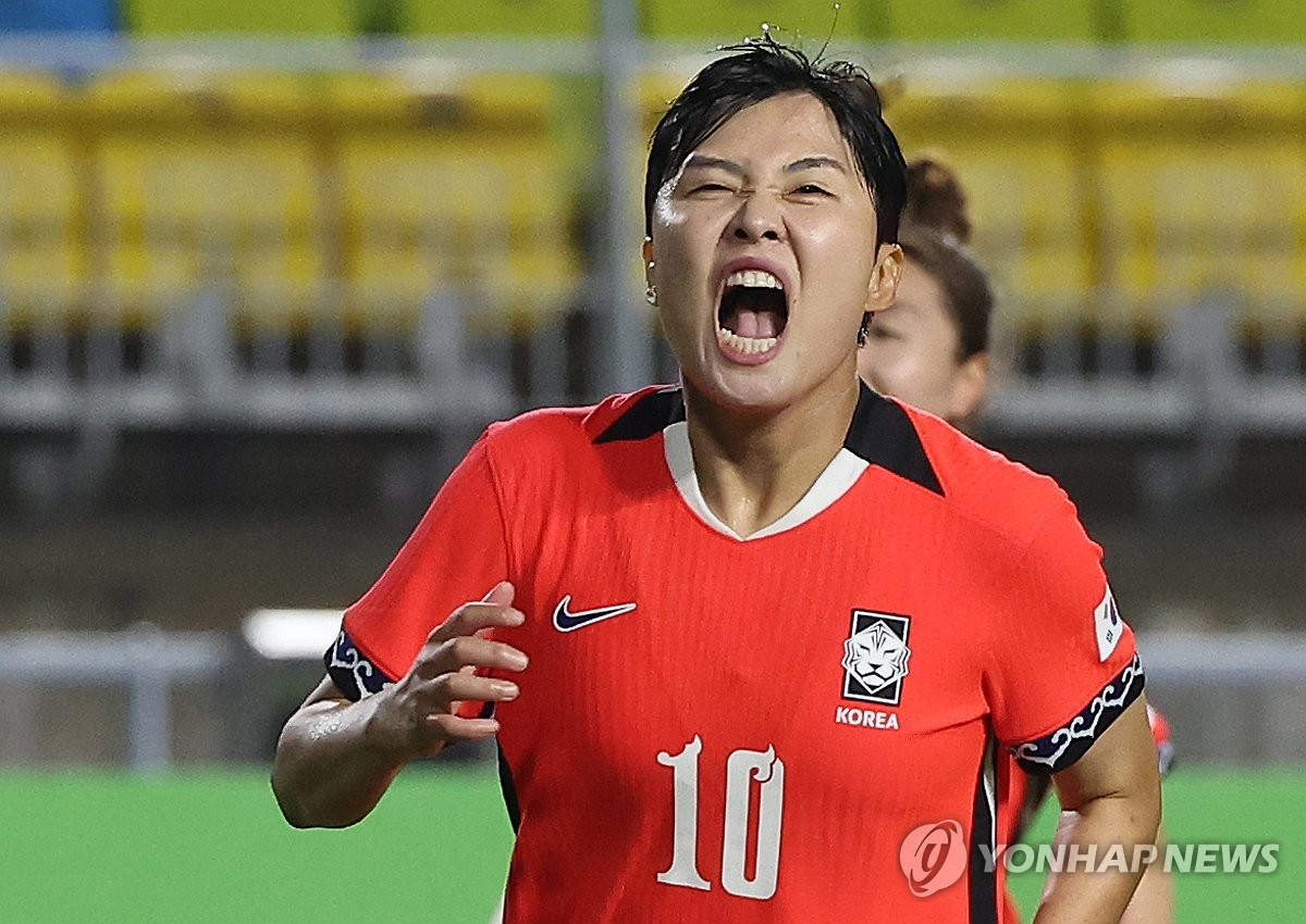 한국 여자축구, 대만 2-0 잡고 20년 만에 동아시안컵 우승(종합)