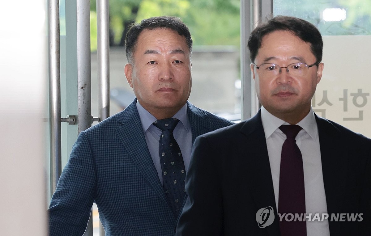 해병특검 재소환된 키맨' 김계환, 7시간 '尹격노' 피…