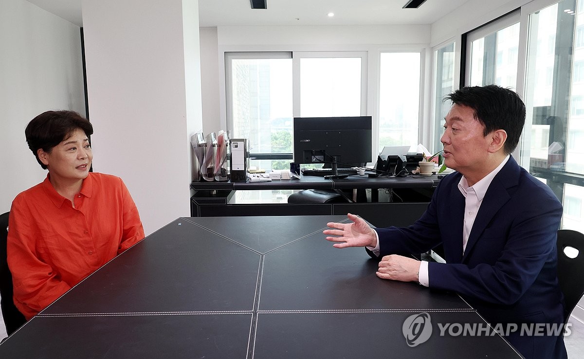 안철수 "국민여론조사 100%로 대표 뽑아야…전한길 입당 안 돼"