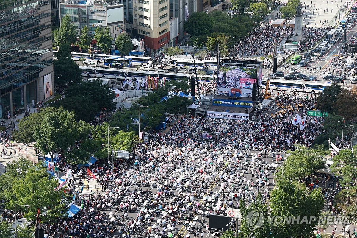 주말 서울도심 곳곳 집회…"윤 어게인" vs "김건희 엄벌"