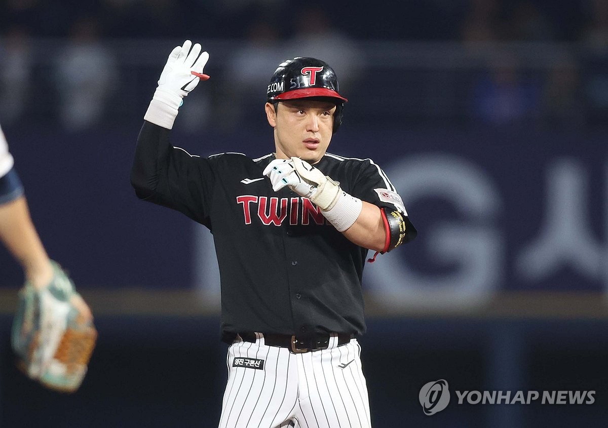 박동원 결승 적시타…LG, NC 잡고 12연속 위닝시리즈 질주