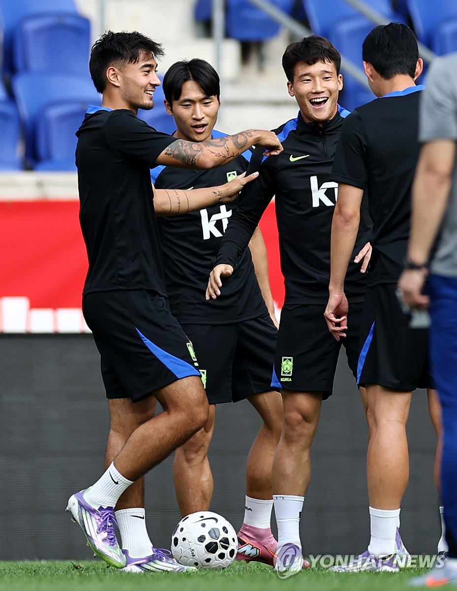 훈련 중인 옌스 카스트로프
