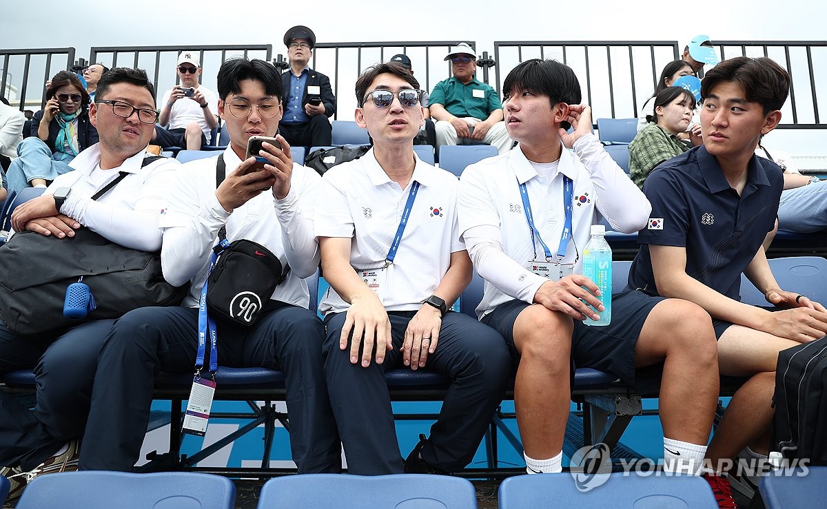 여자 개인전 응원 나선 양궁 남자 대표팀