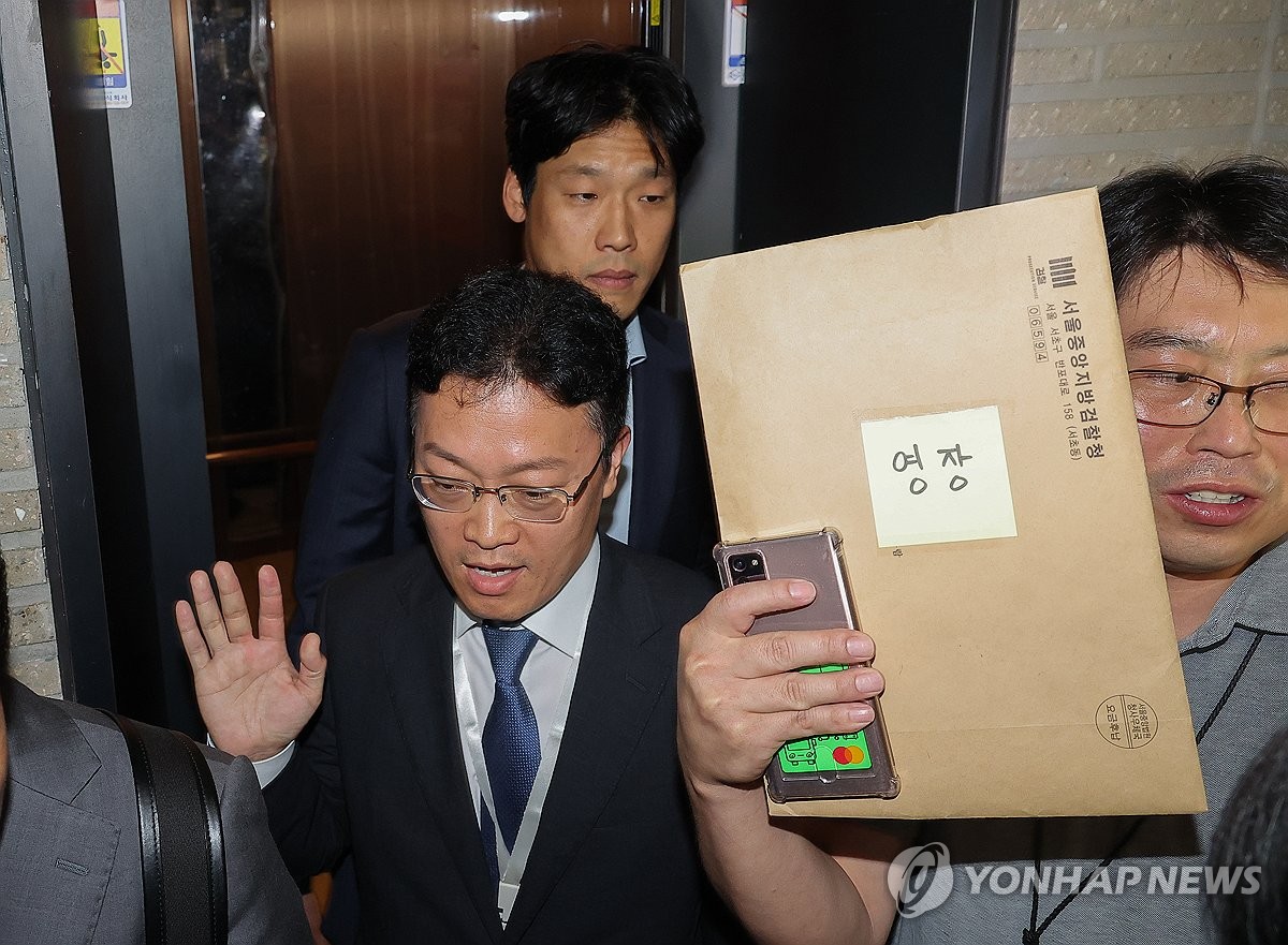 김건희특검, 국힘 7시간 대치 끝…당원명부 DB 압수수색 집행