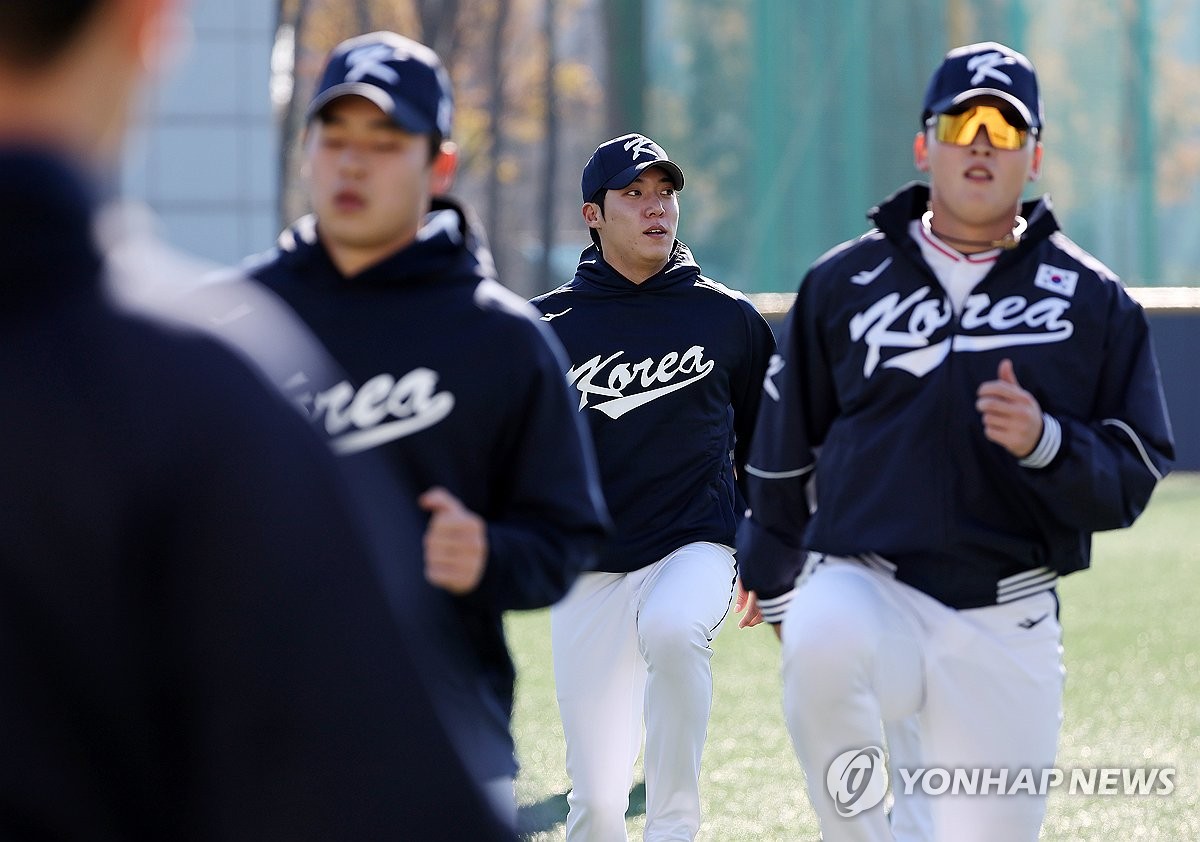 몸 푸는 원태인