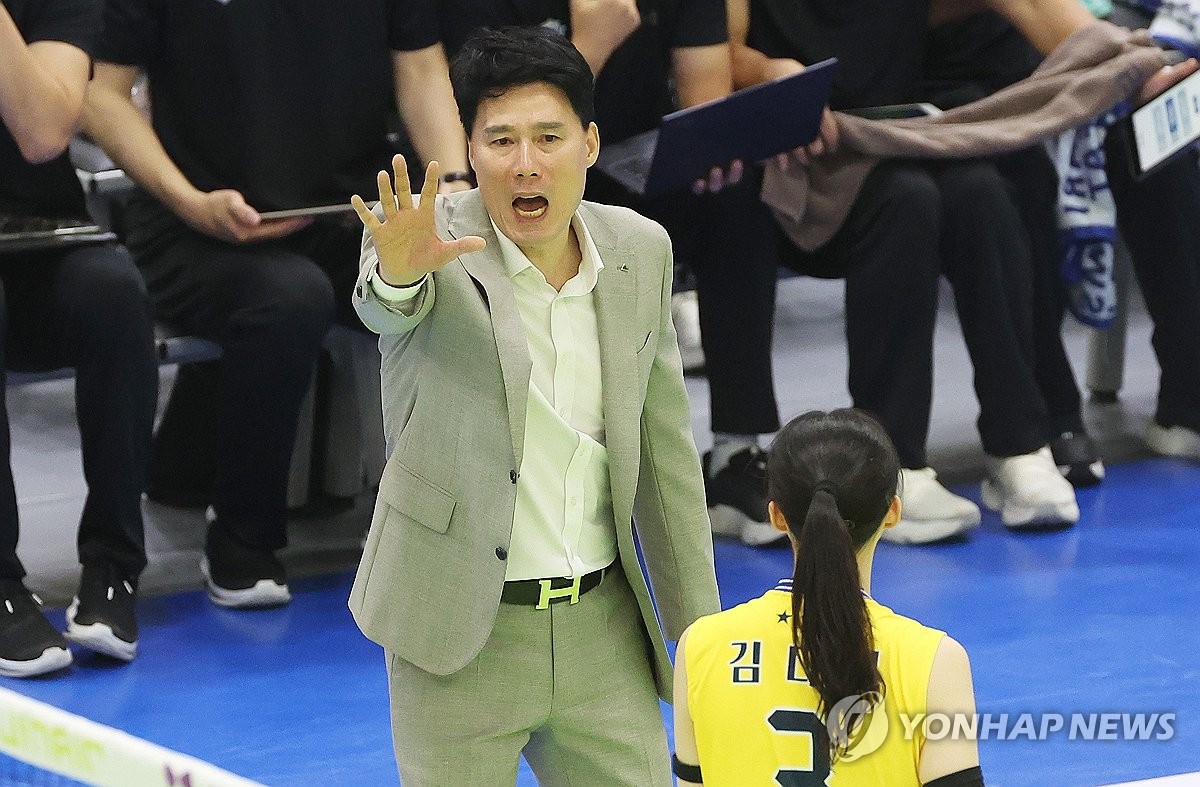 1위 오른 현대건설 강성형 감독 선수들 몸 관리가 관건