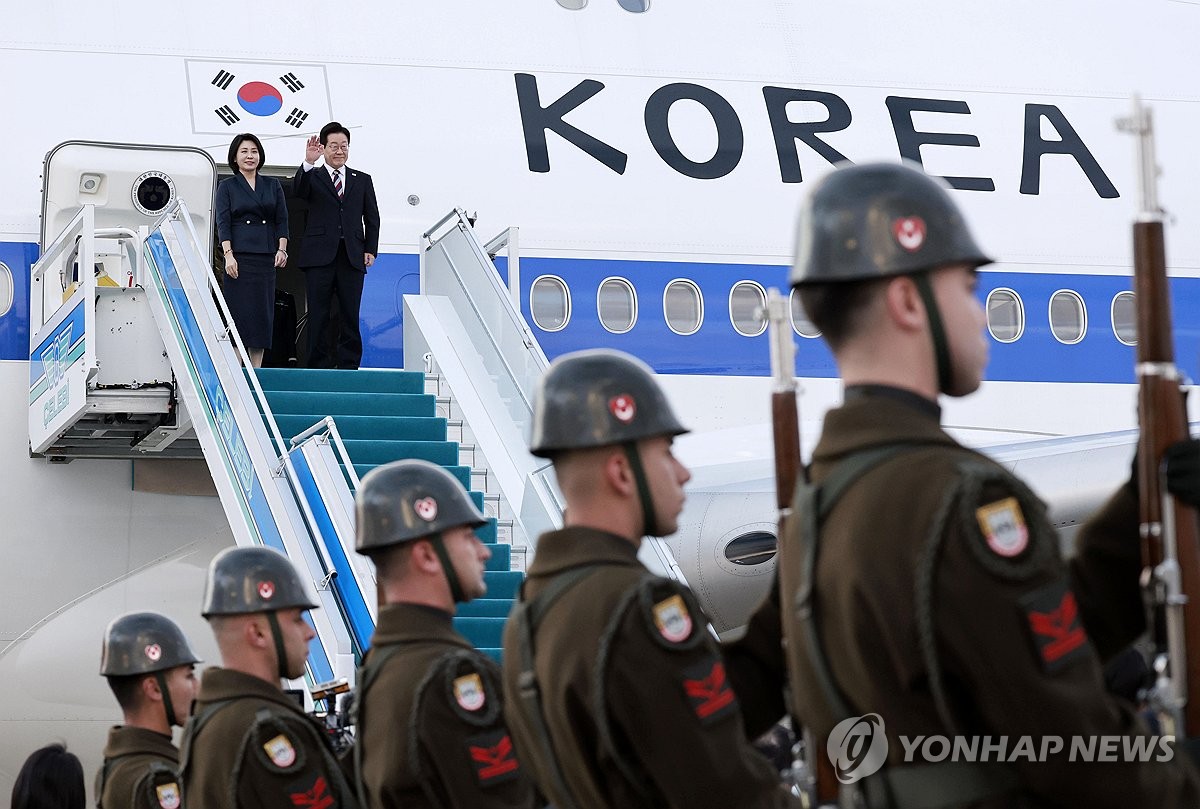 이재명 대통령, 아프리카·중동 4개국 순방 마치고 귀국길