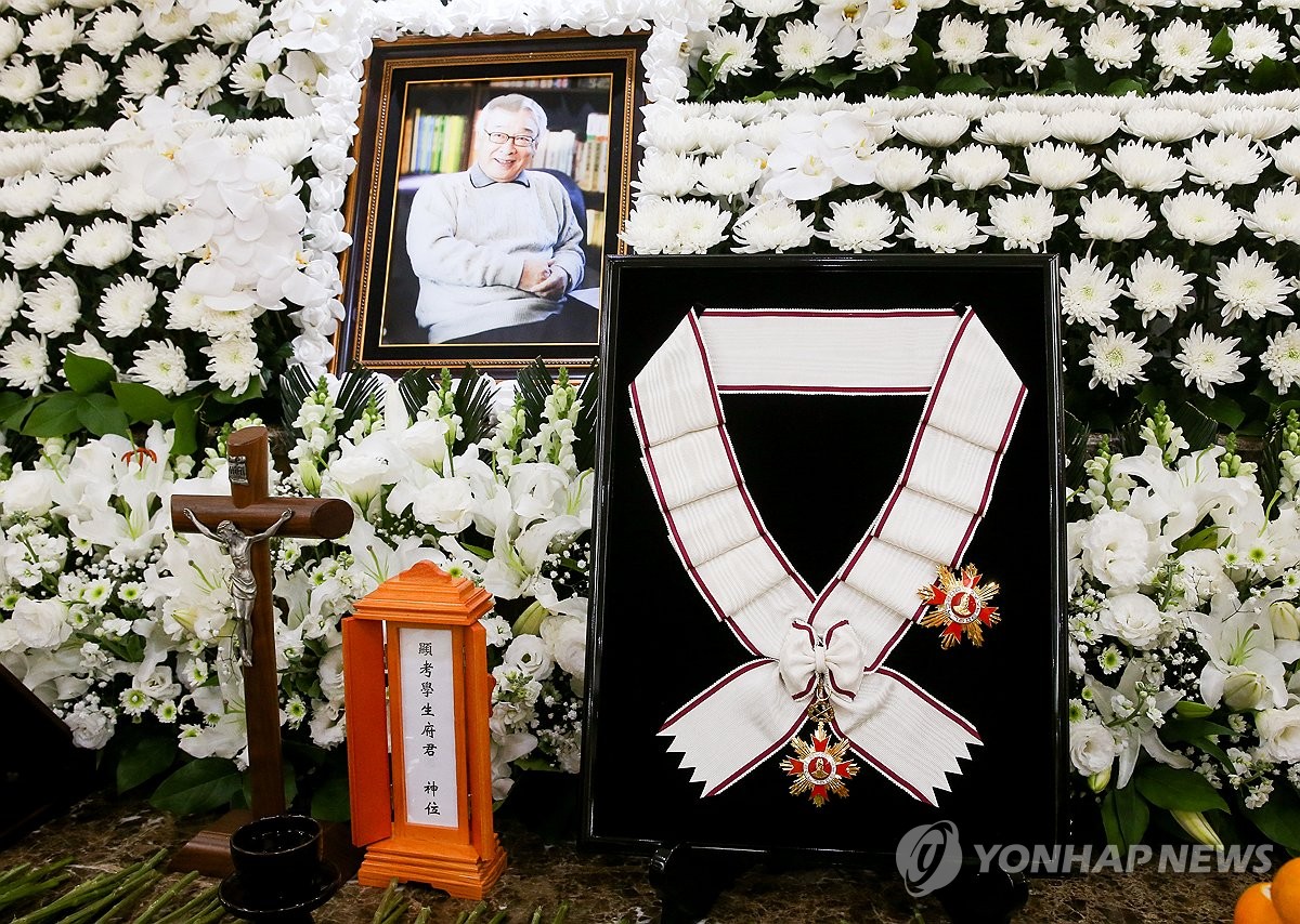 금관문화훈장 수여 받은 이순재