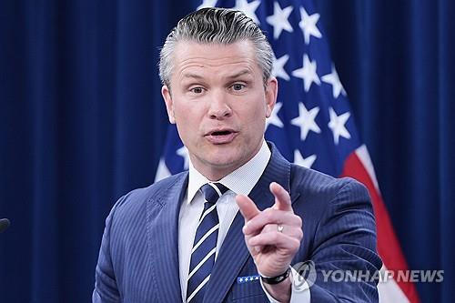 美국방 "이란 정권교체 노린 것 아냐…보복하면 더큰 공격 직면"