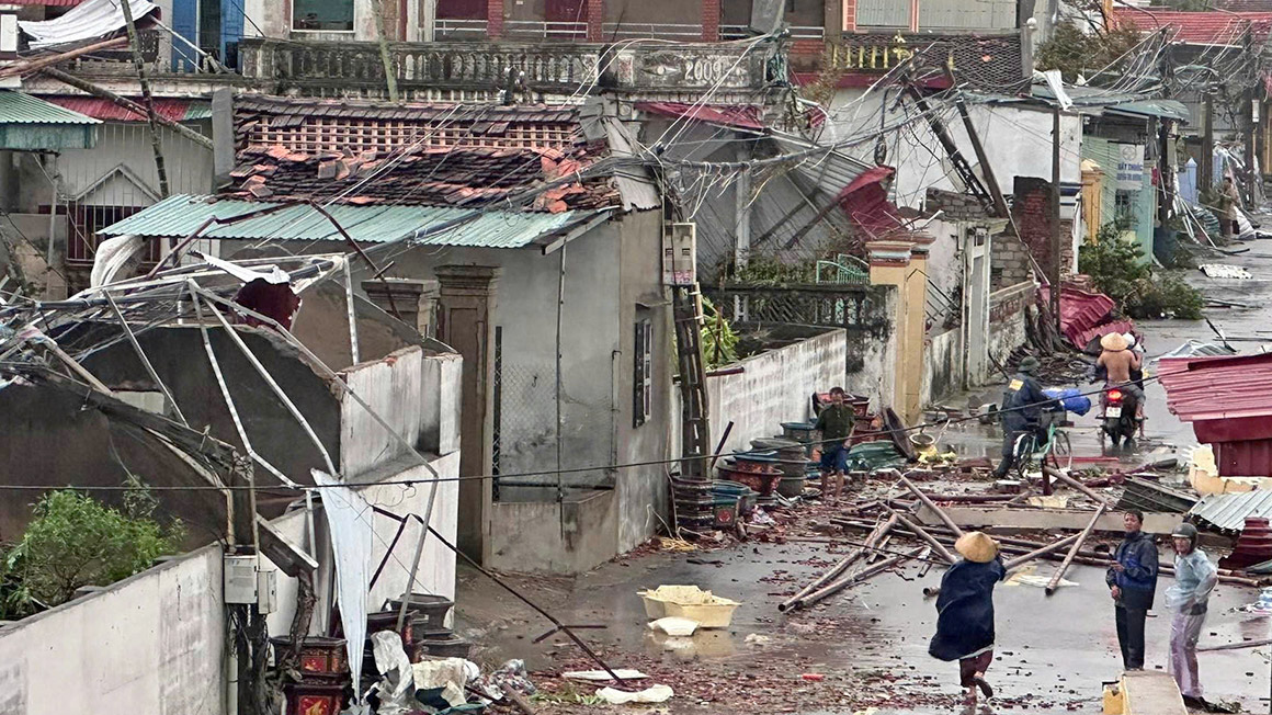 태풍 부알로이, 베트남 강타…최소 12명 사망·17명 실종