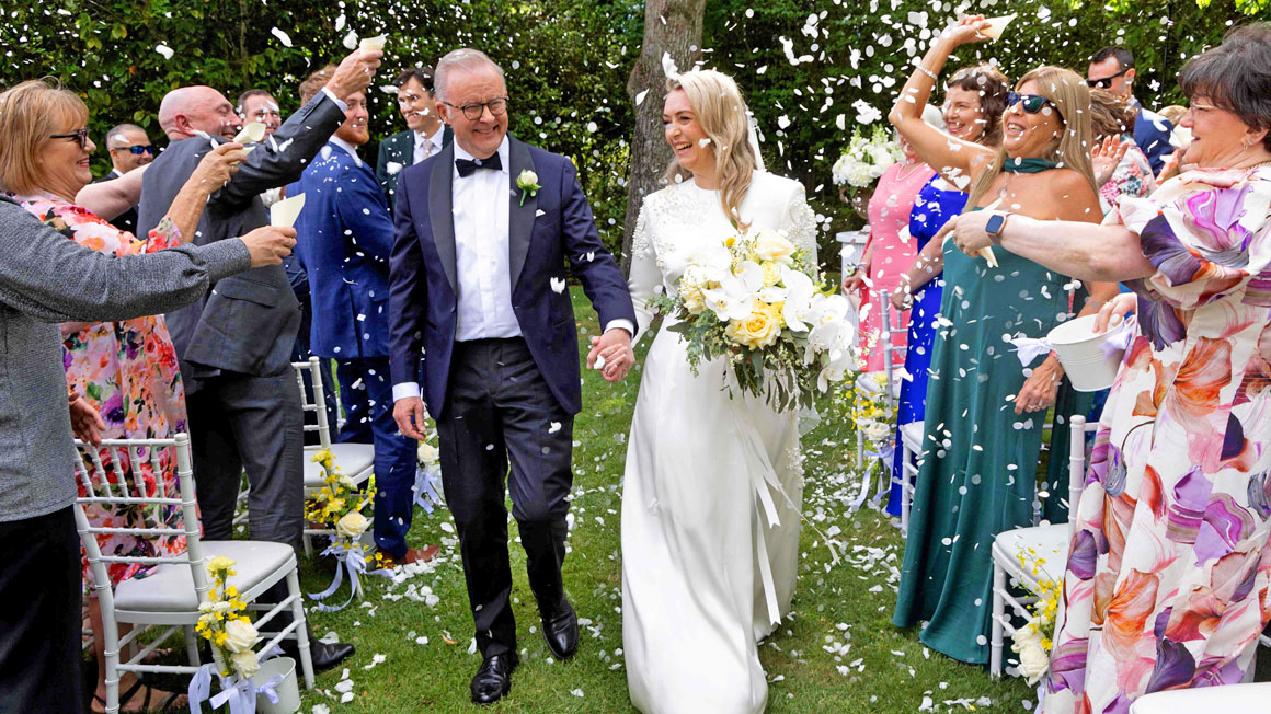 61세 앨버니지 호주 총리, 16살 연하 약혼녀와 비공개 결혼식