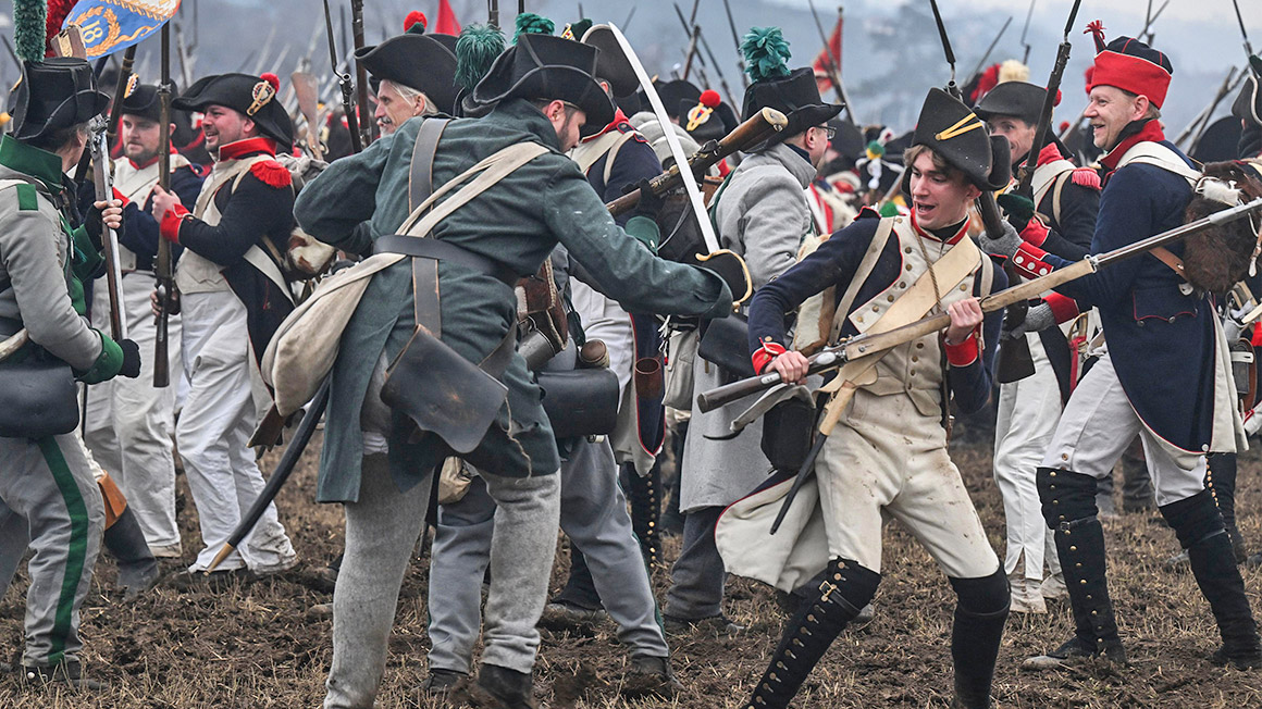 '역사 속으로'…나폴레옹 '아우스터리츠 전투' 220주년 재현