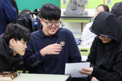 수능만점 왕정건군 %22이팔전쟁 보며 의사 꿈…응급의학과 갈 것%22